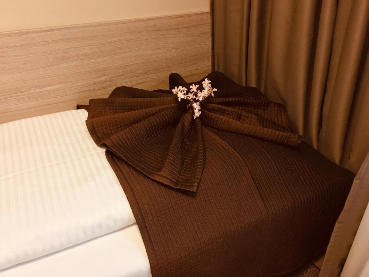 Hotel Glinde グリンデ エクステリア 写真